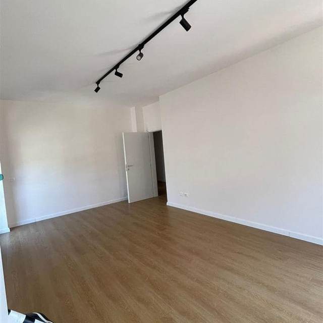 Shitet Apartament 2+1 në Vollga me Pamje nga Deti — Durrës