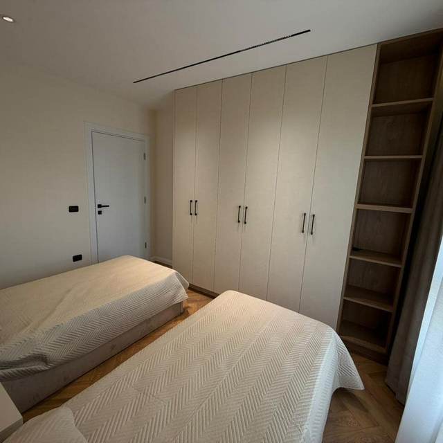 Apartament 2+1 me Garderobë për Shitje në Bulevardin Bajram Curri, Tiranë — Tiranë