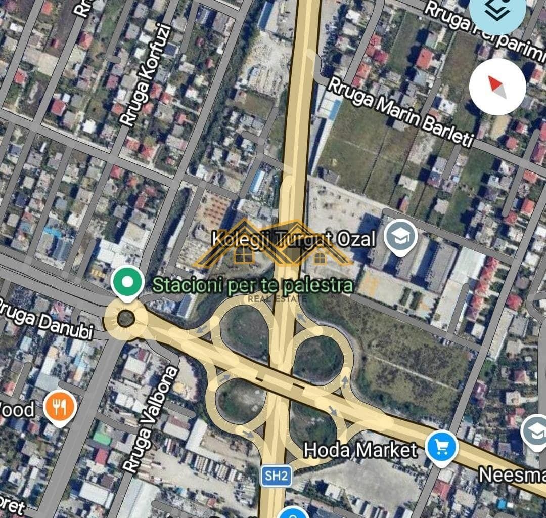 Shitet Tokë Truall Buze Rrugës Autostrada DR-TR — Durrës